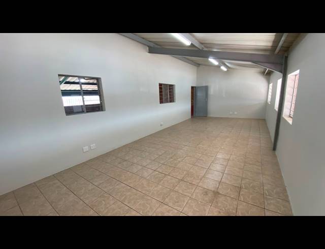 271M² WAREHOUSE TO LET IN HENNOPSPARK